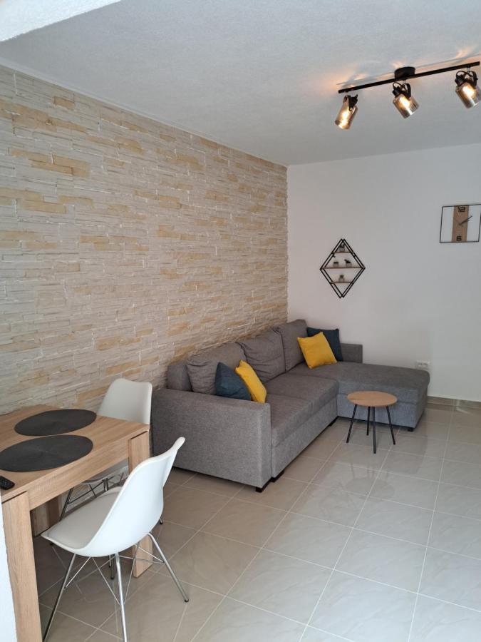 Apartman Polegubic Biograd na Moru Kültér fotó