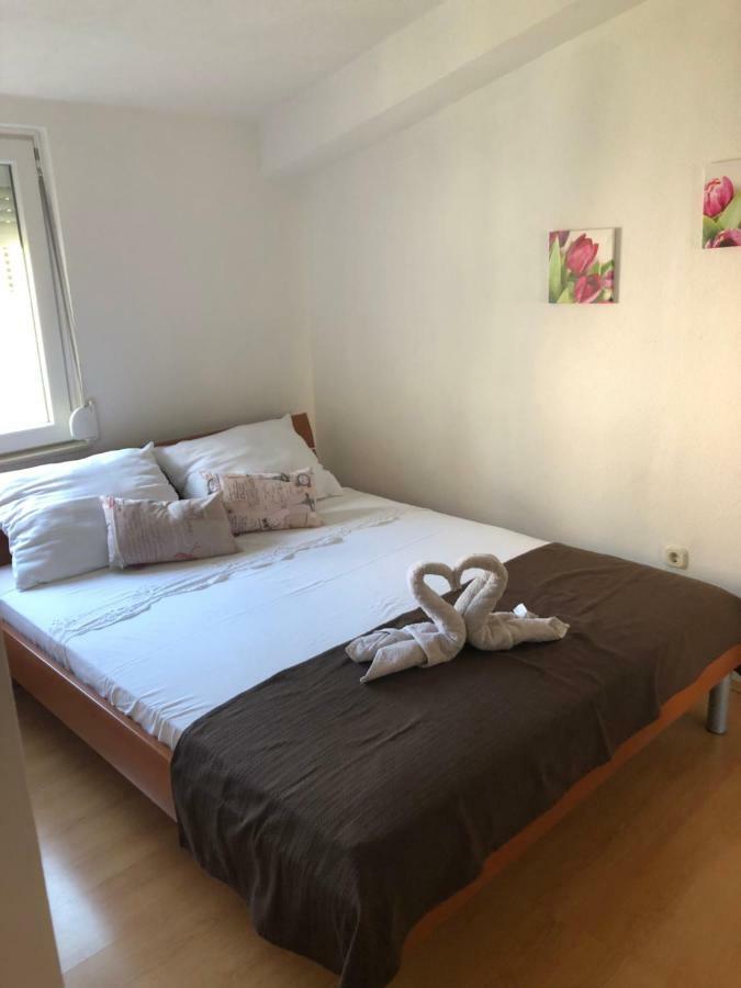 Apartman Polegubic Biograd na Moru Kültér fotó